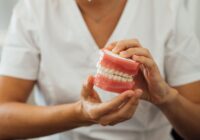 Les avantages du faux dentier en pharmacie que vous ne connaissez pas