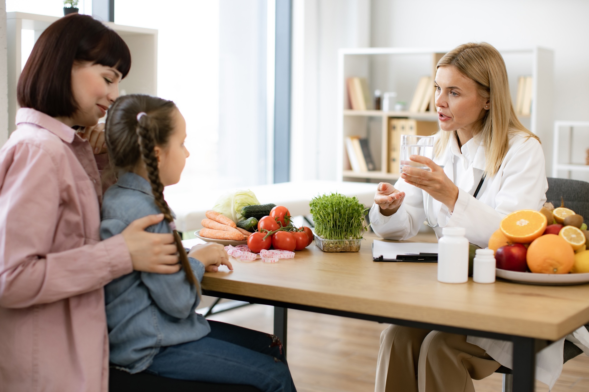 Pediatrician makes treatment plan for diseases of gastrointestinal tract.